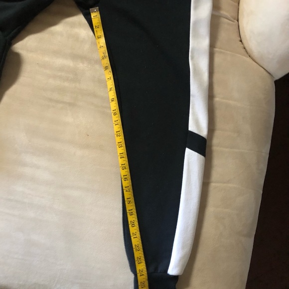 Onzie Black & White Blocked Sweatpants. Size M/L - Picture 10 of 11